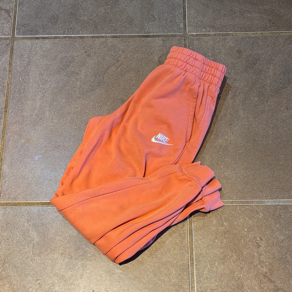 Nike SweatPants Joggers! Youth 8